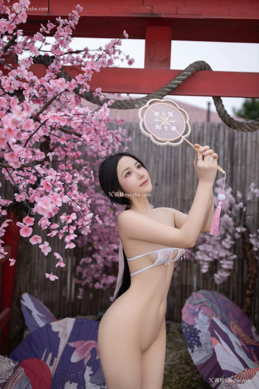 1P - xiuren秀人网福利王馨瑶Yanni大尺度私拍写真花想容