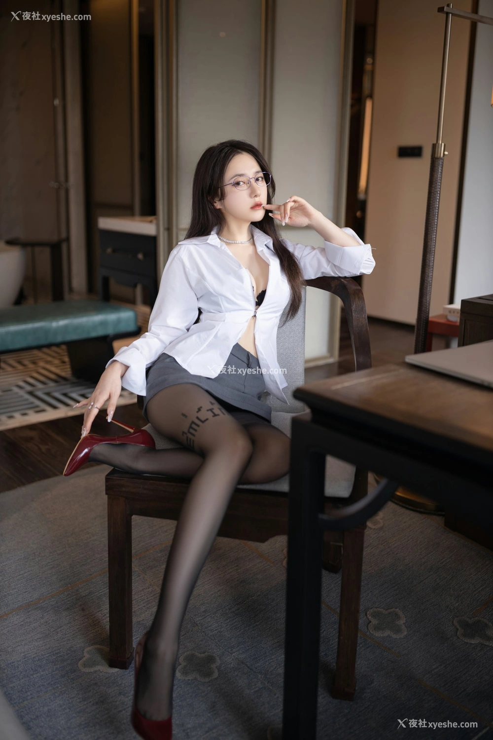 1P - 鱼子酱 都市丽人 原版写真