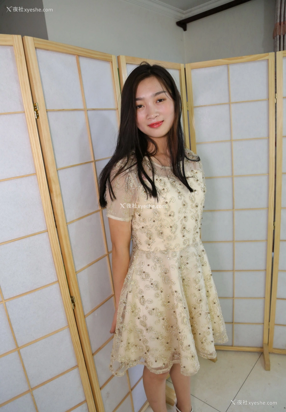 1P - 国模晓彤大尺度人体私拍套图