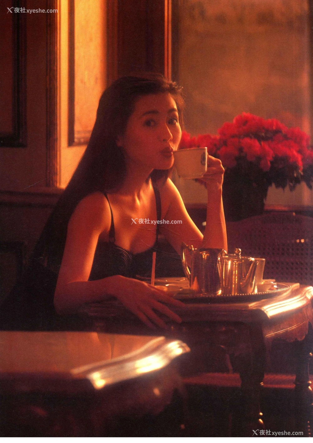 1P - 李丽珍《水城写真集》