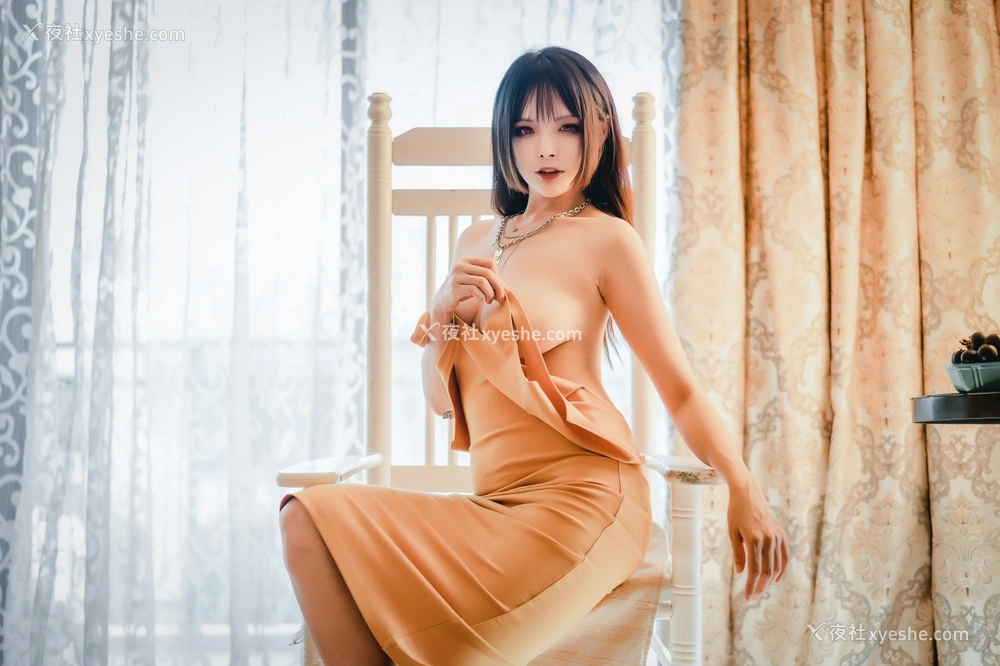 1P - 秋和柯基(夏小秋秋秋) – 黄色连衣裙