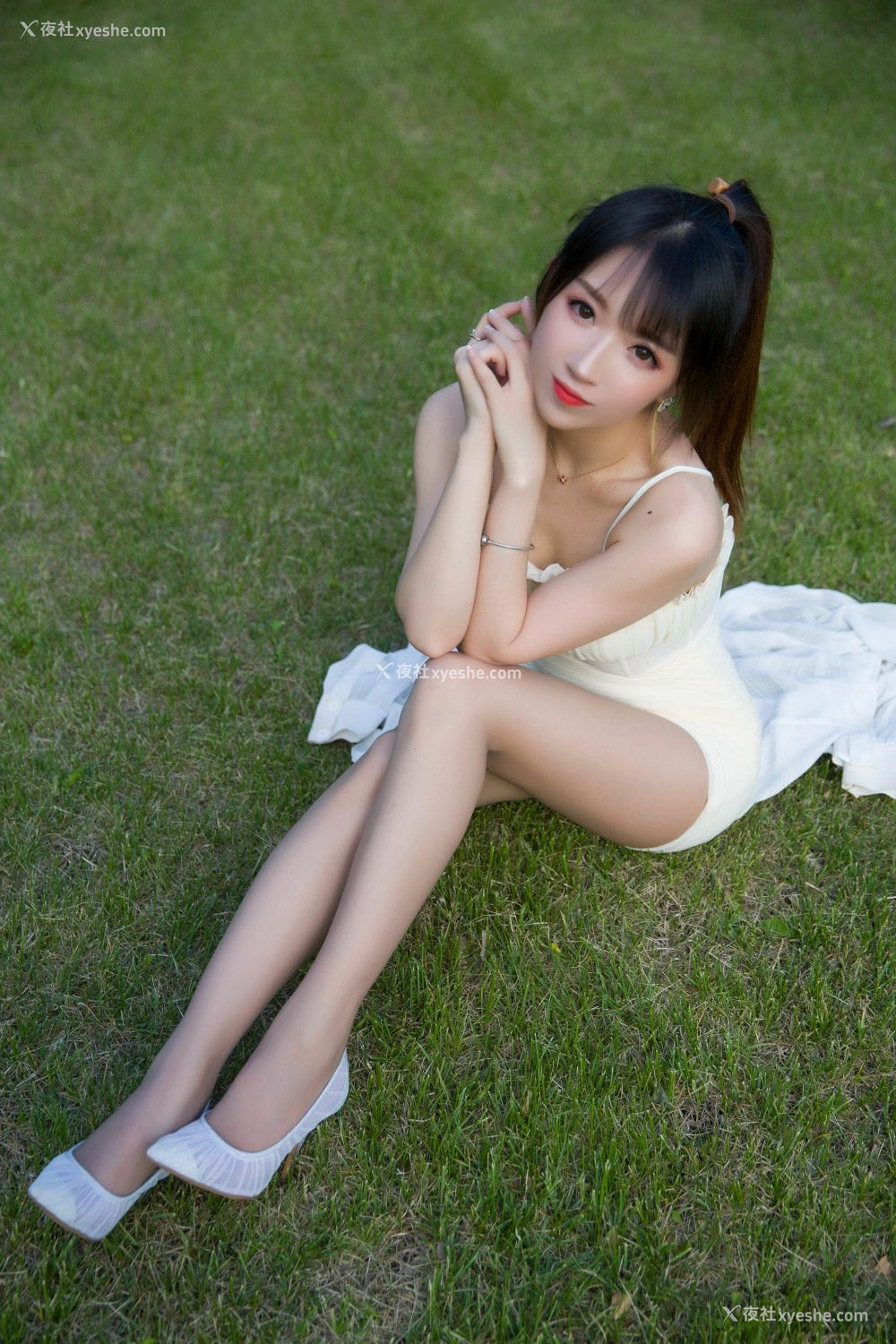1P - 小女巫露娜 – 户外小米裙