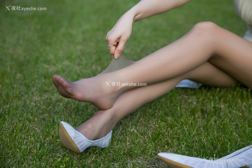 1P - 小女巫露娜 – 户外小米裙