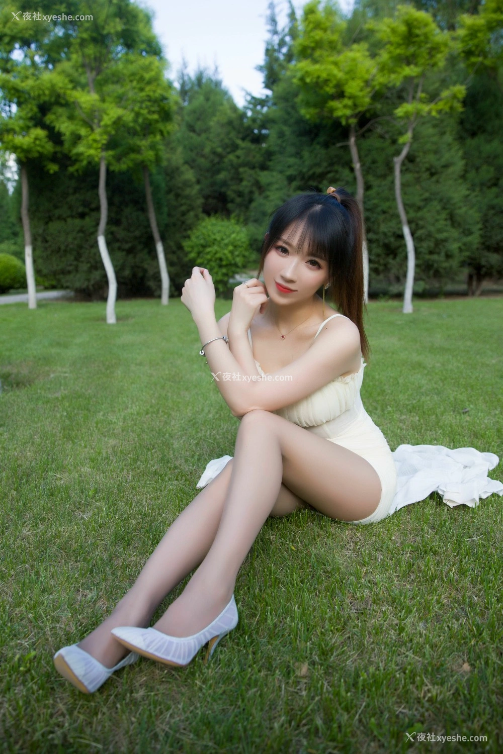 1P - 小女巫露娜 – 户外小米裙