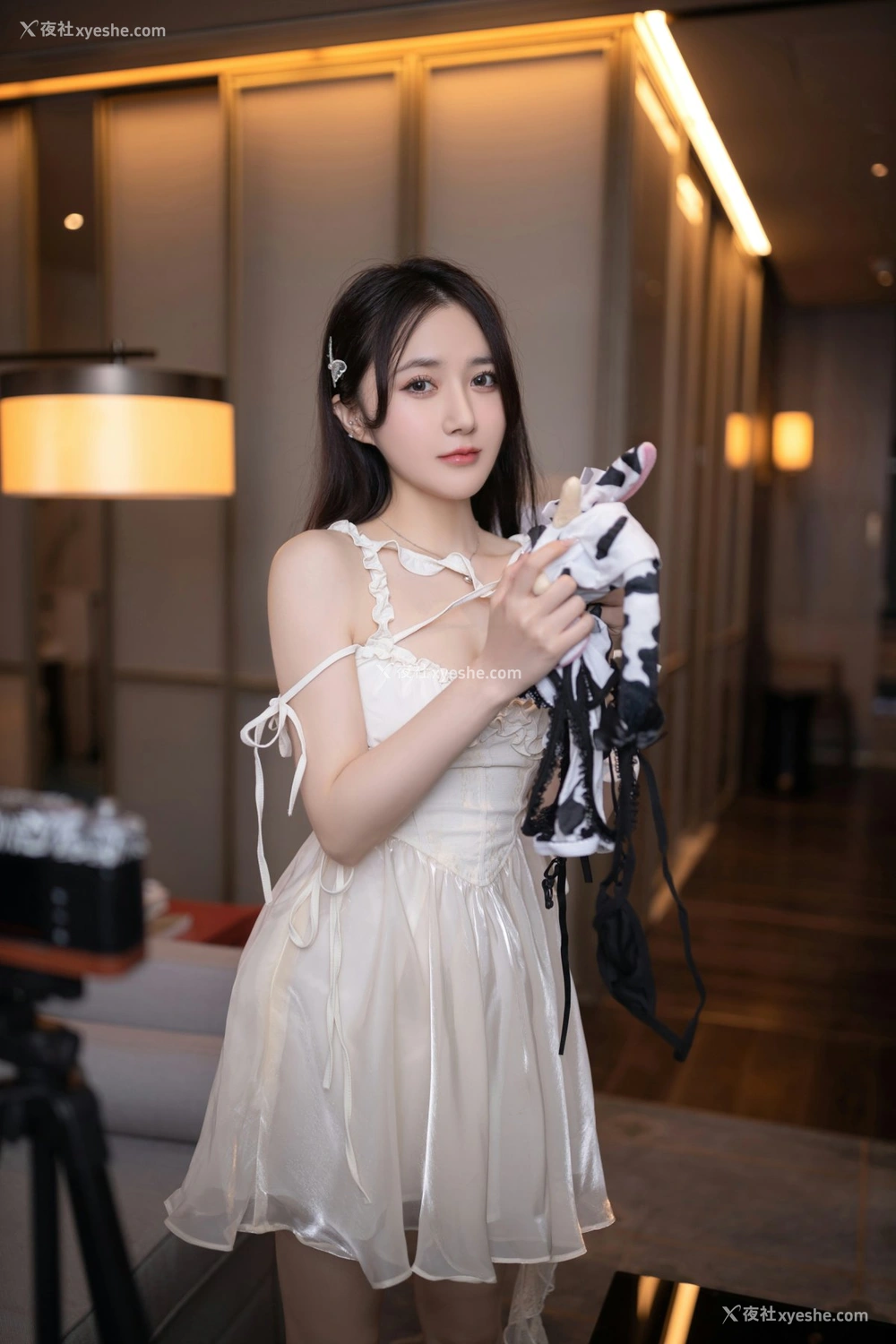 1P - 鱼子酱 模特招聘 原版写真