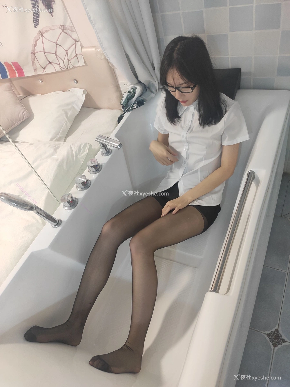 1P - 国模飞飞（高任飞）大尺度人体私拍套图