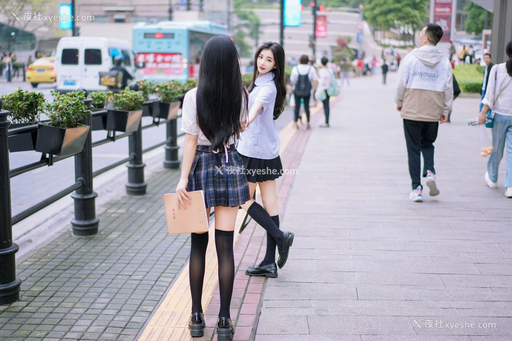 1P - 鱼尾fish&谭小灵《双人JK》