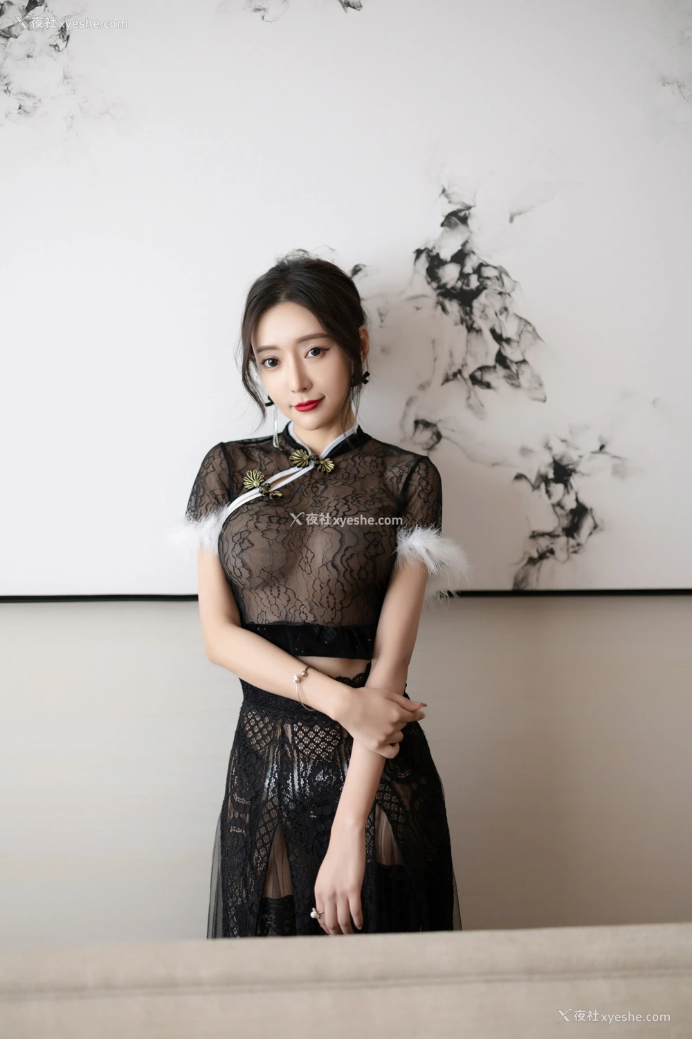 1P - xiuren秀人网福利王馨瑶Yanni大尺度私拍写真黑色网纱旗袍