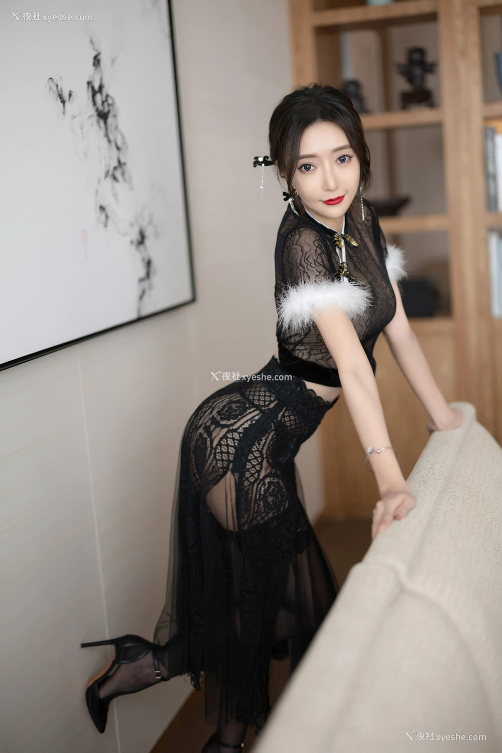 1P - xiuren秀人网福利王馨瑶Yanni大尺度私拍写真黑色网纱旗袍