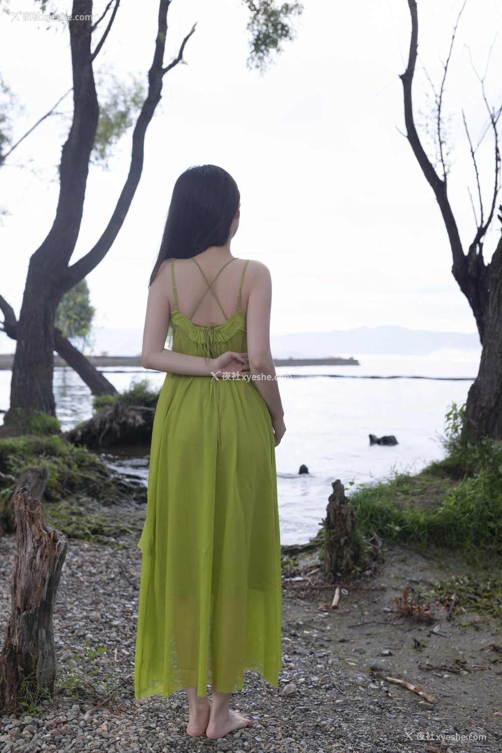 1P - 鱼子酱四季 春夏秋冬原版写真