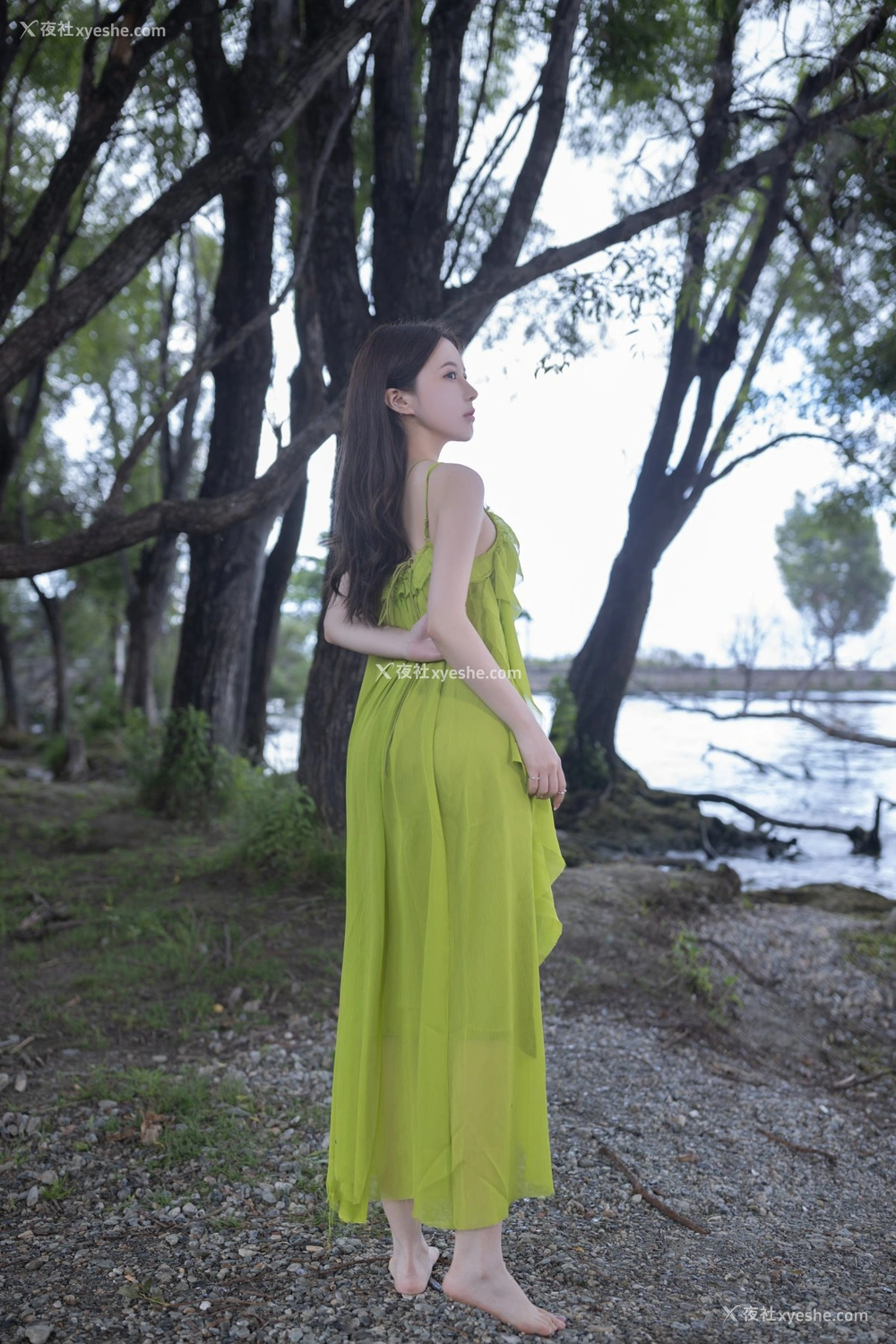 1P - 鱼子酱四季 春夏秋冬原版写真