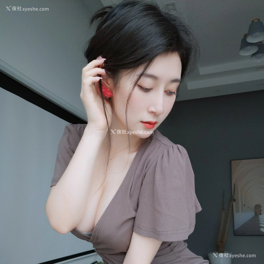 1P - 白银81 – 风情美妇