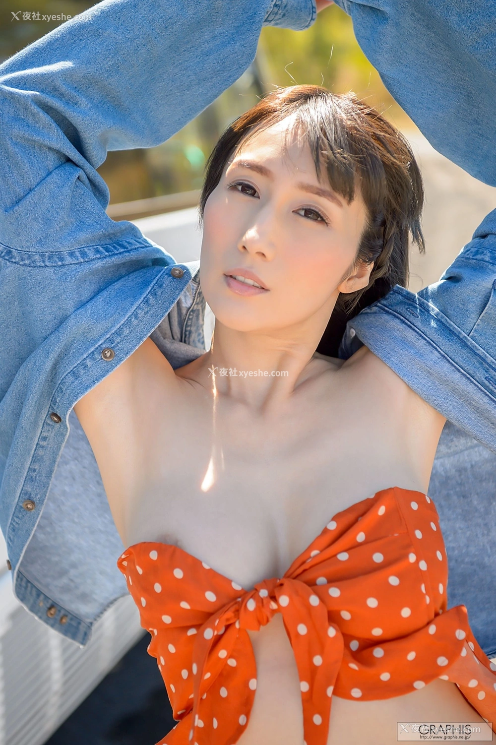 1P - JULIA《The Cool Beauty》