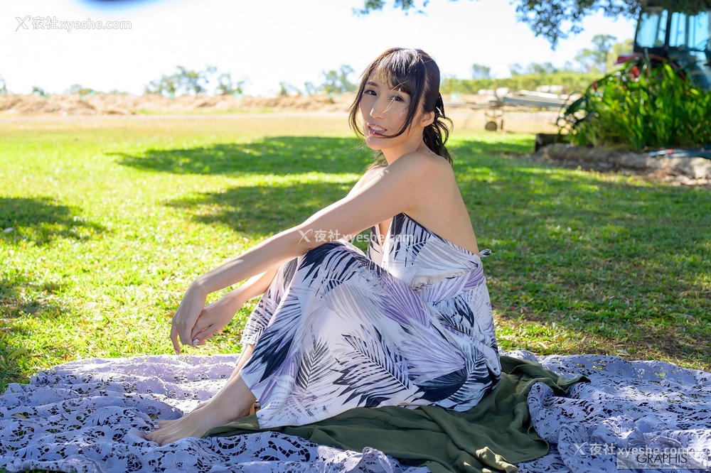 1P - JULIA《The Cool Beauty》