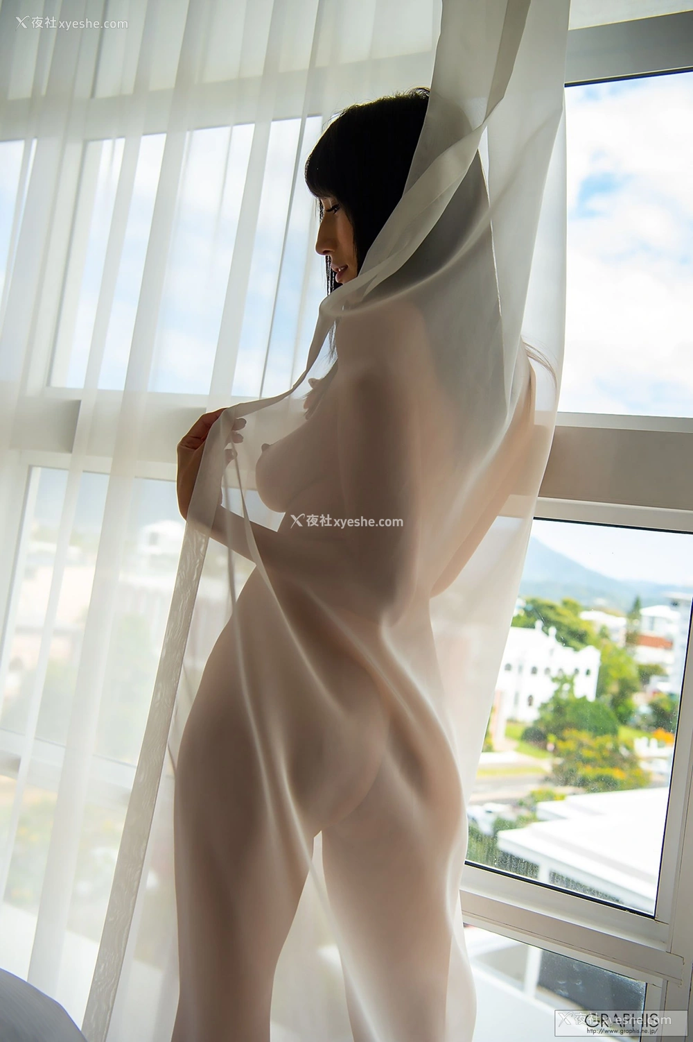 1P - JULIA《The Cool Beauty》