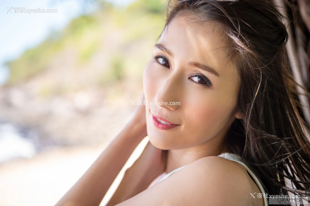 1P - JULIA《The Cool Beauty》