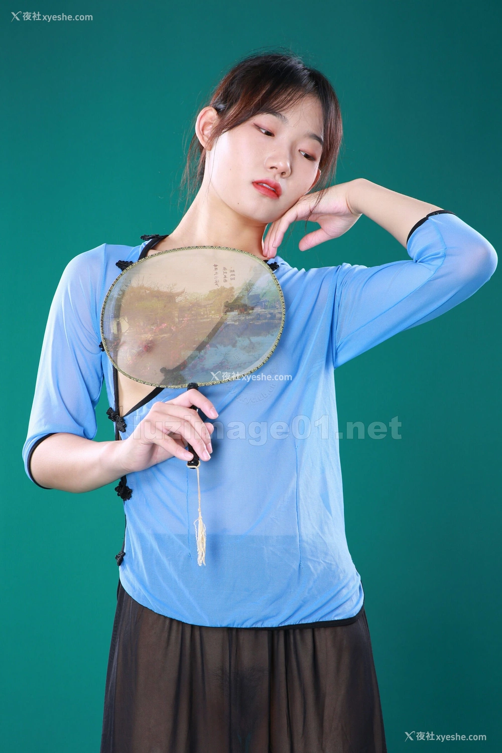 1P - 国模阿彩人体私拍套图