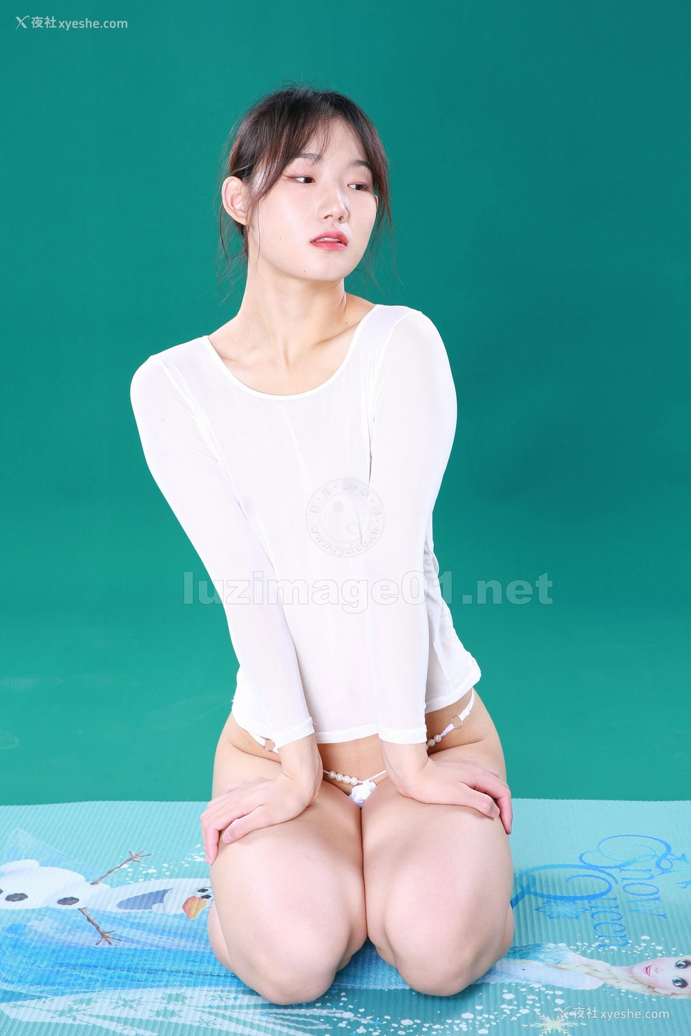 1P - 国模阿彩人体私拍套图