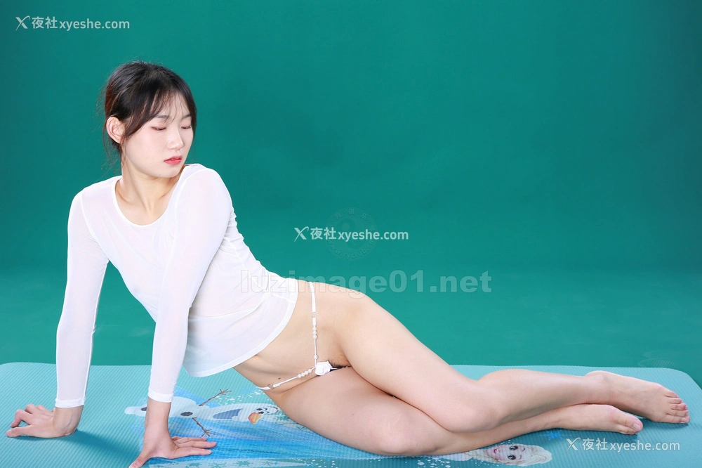 1P - 国模阿彩人体私拍套图