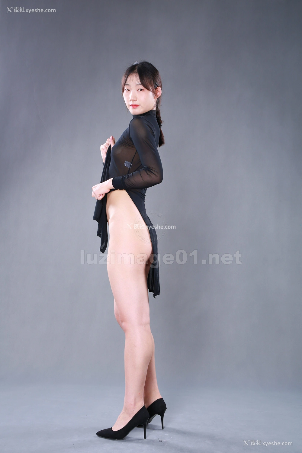 1P - 国模阿彩人体私拍套图