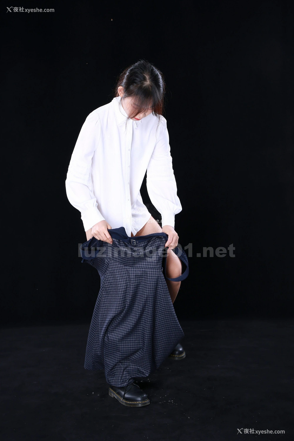 1P - 国模阿彩人体私拍套图