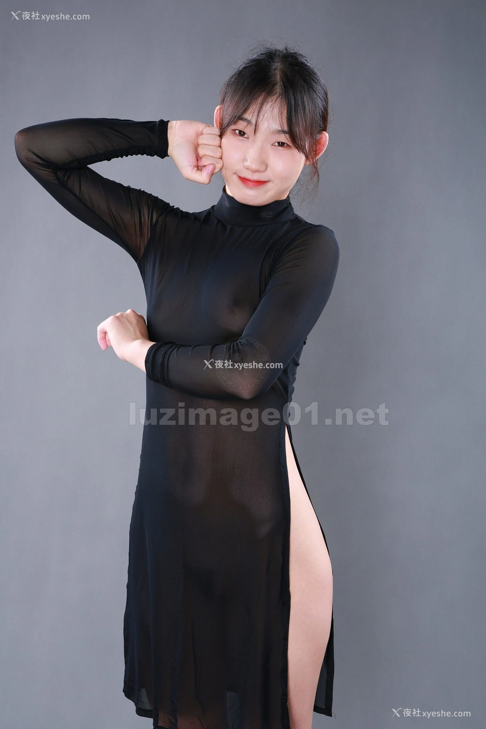 1P - 国模阿彩人体私拍套图