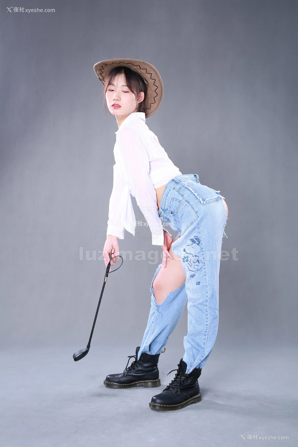 1P - 国模阿彩人体私拍套图