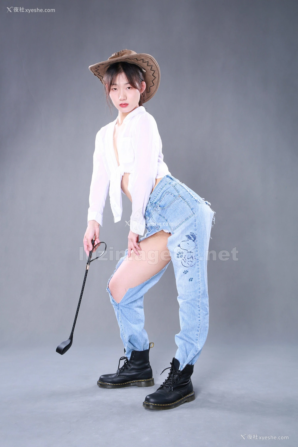 1P - 国模阿彩人体私拍套图