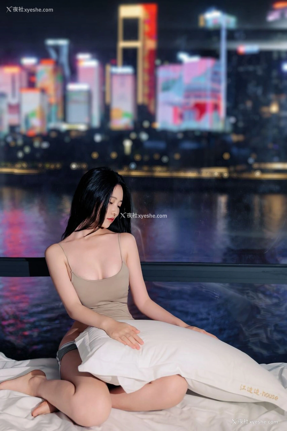 1P - 年年《夜》