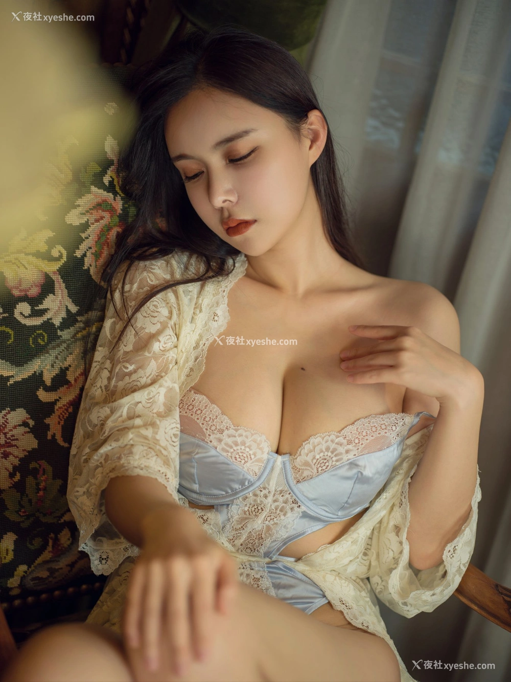 1P - 亚马逊鲶鱼 – 独居太太