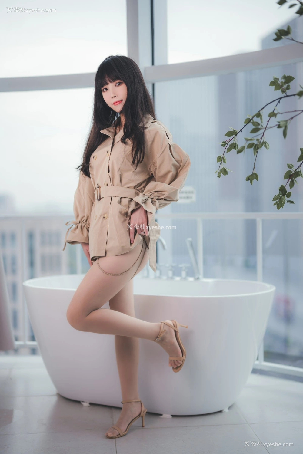 1P - 汪知子 – 风衣