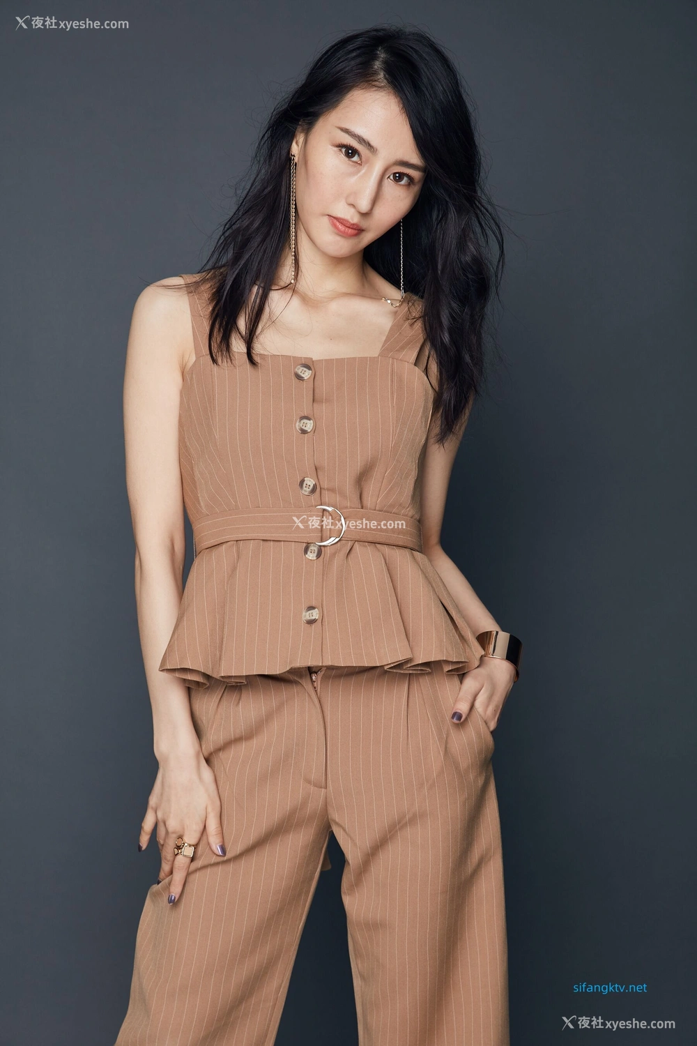 1P - 非诚勿扰女嘉宾邢星透点性感写真