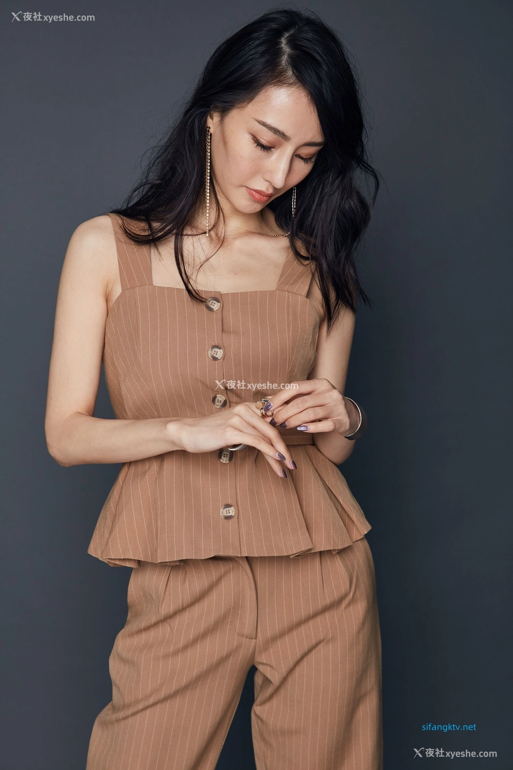 1P - 非诚勿扰女嘉宾邢星透点性感写真