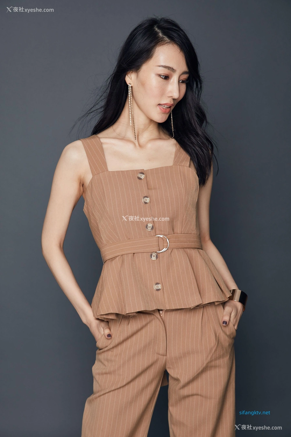 1P - 非诚勿扰女嘉宾邢星透点性感写真