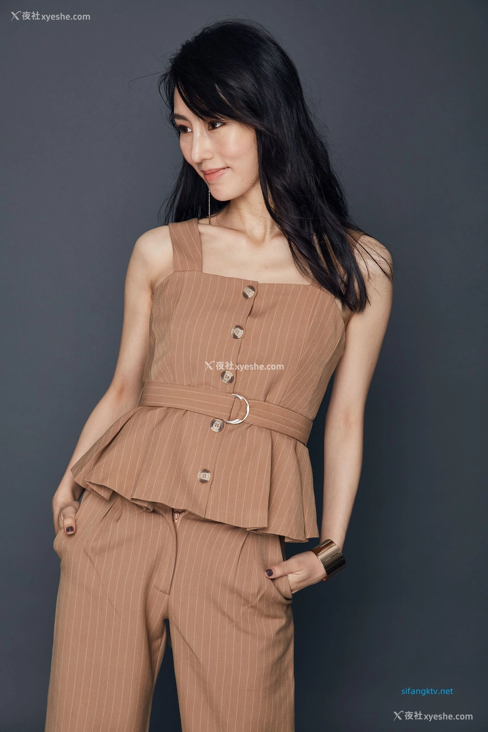1P - 非诚勿扰女嘉宾邢星透点性感写真