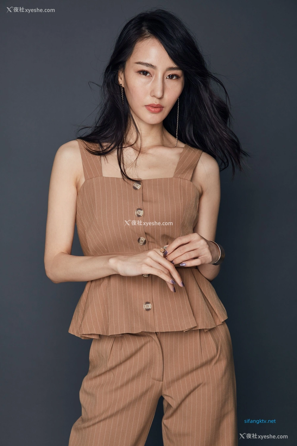 1P - 非诚勿扰女嘉宾邢星透点性感写真