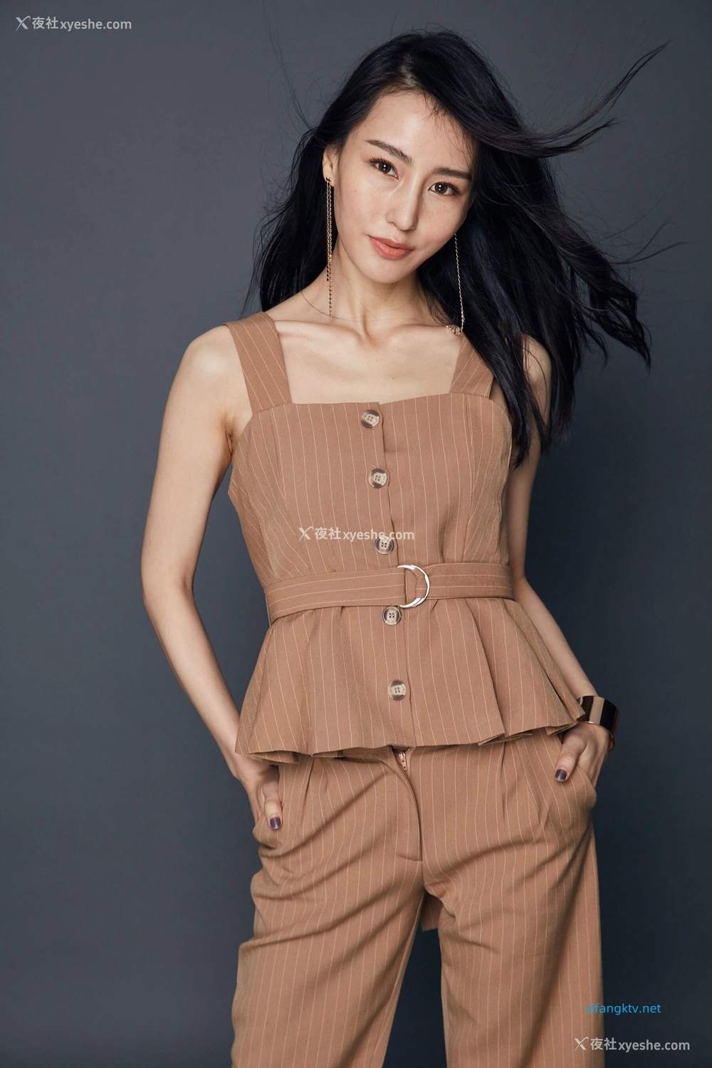 1P - 非诚勿扰女嘉宾邢星透点性感写真