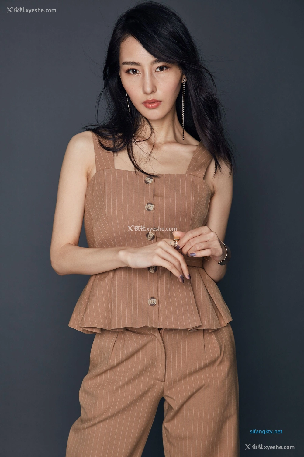 1P - 非诚勿扰女嘉宾邢星透点性感写真