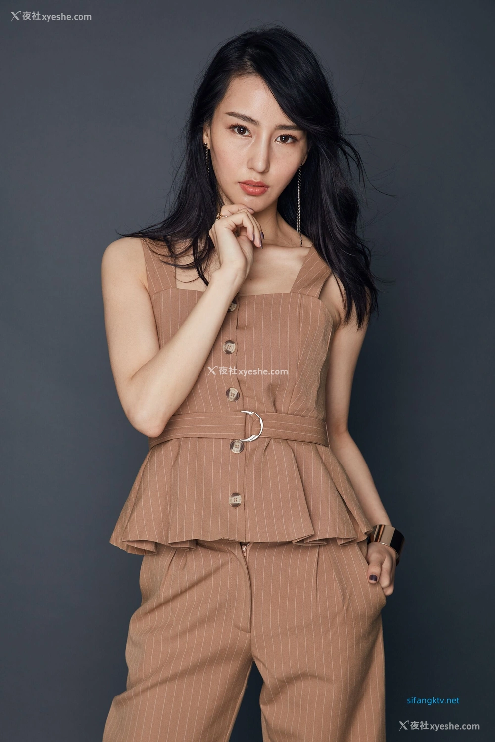 1P - 非诚勿扰女嘉宾邢星透点性感写真