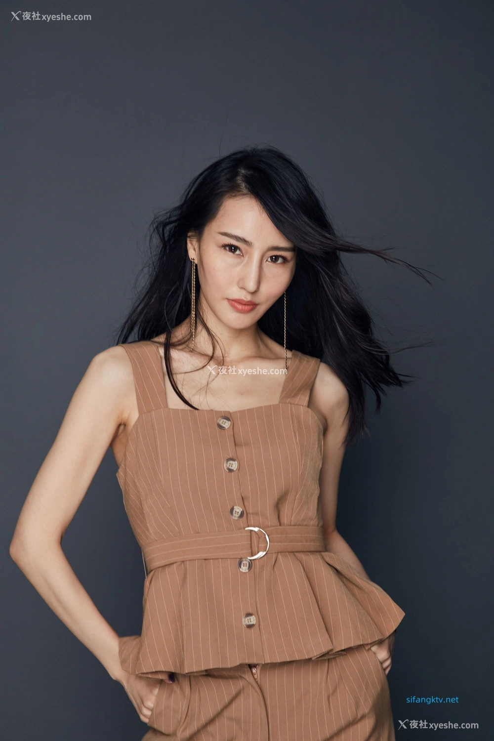 1P - 非诚勿扰女嘉宾邢星透点性感写真