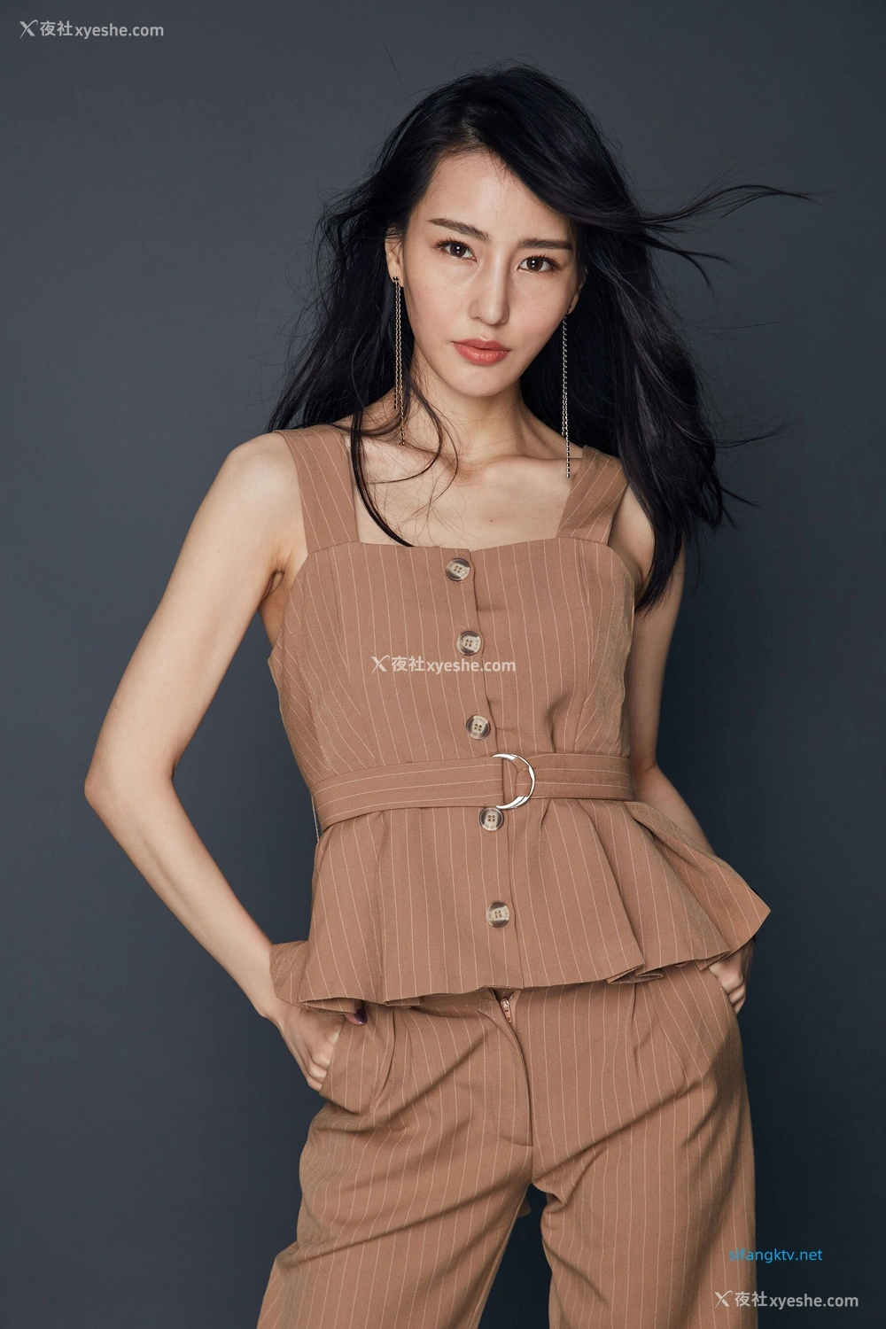 1P - 非诚勿扰女嘉宾邢星透点性感写真