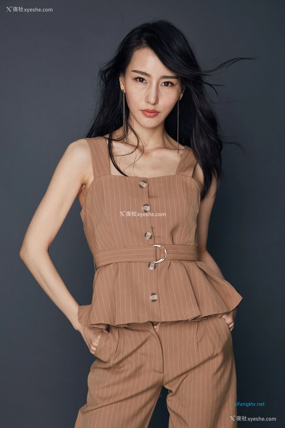 1P - 非诚勿扰女嘉宾邢星透点性感写真