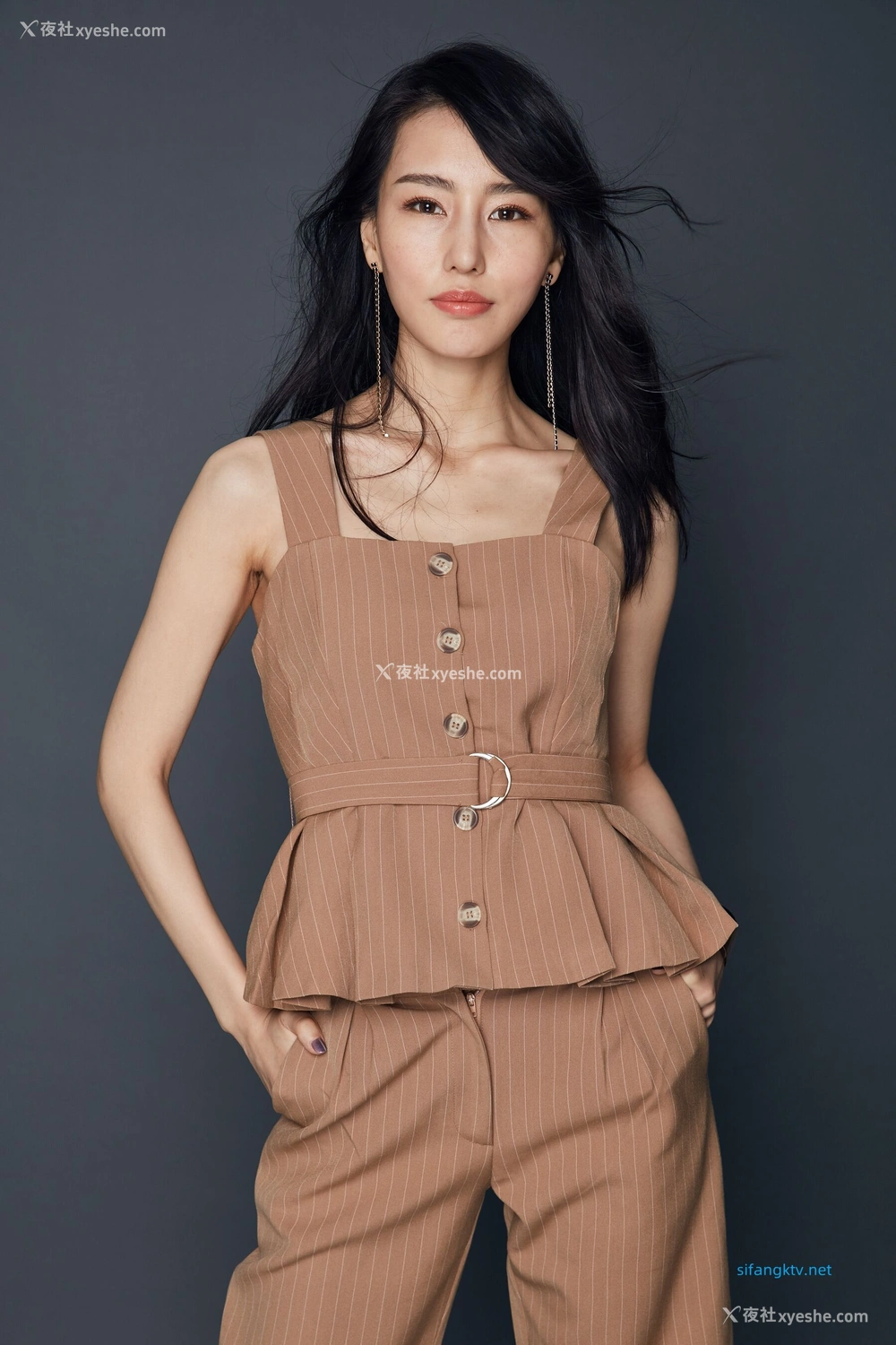 1P - 非诚勿扰女嘉宾邢星透点性感写真