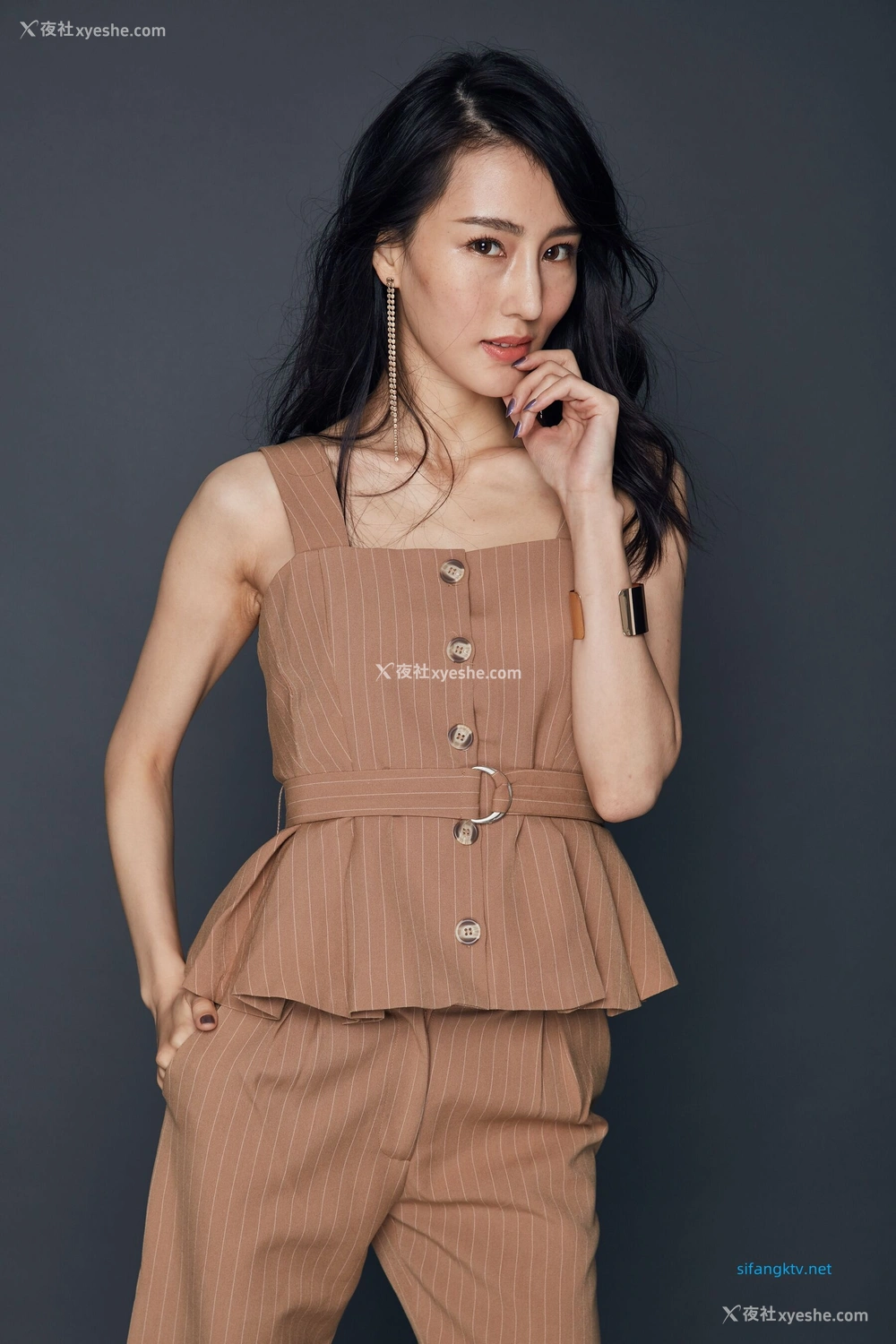 1P - 非诚勿扰女嘉宾邢星透点性感写真