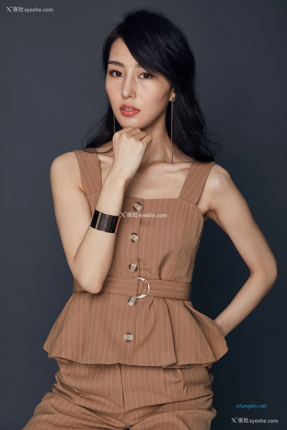 1P - 非诚勿扰女嘉宾邢星透点性感写真