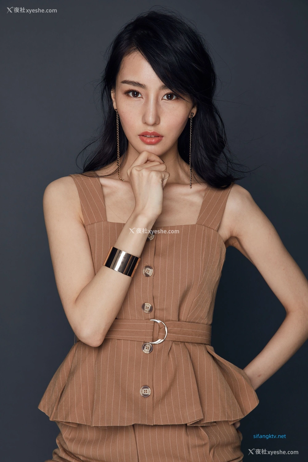 1P - 非诚勿扰女嘉宾邢星透点性感写真