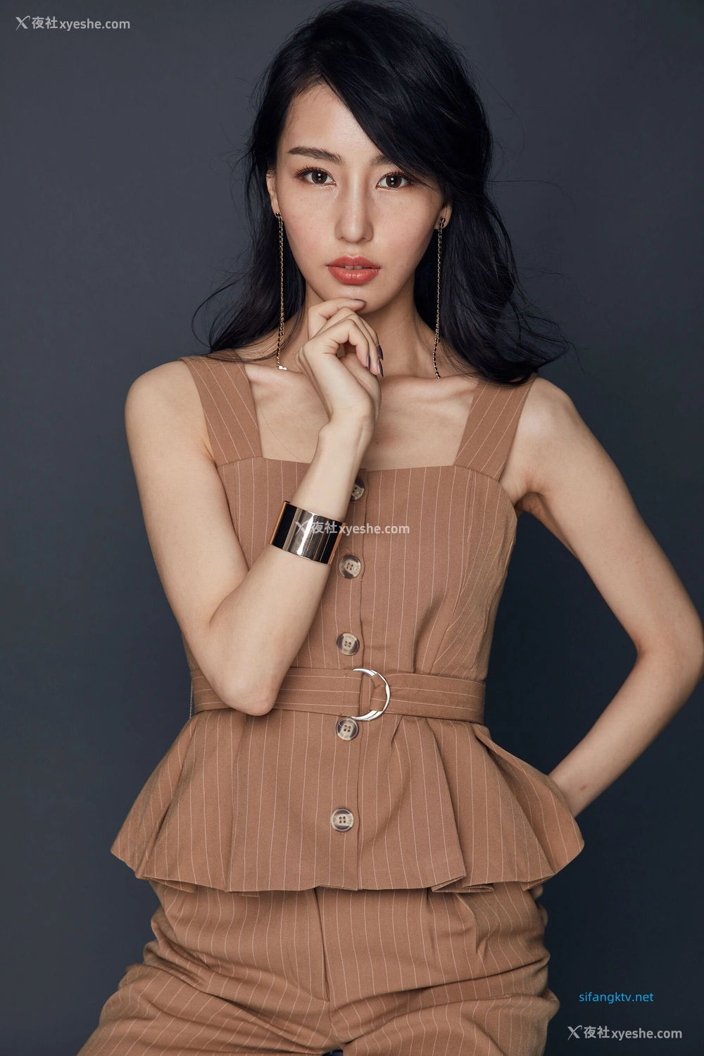 1P - 非诚勿扰女嘉宾邢星透点性感写真