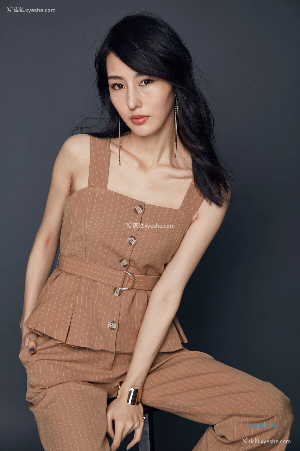 1P - 非诚勿扰女嘉宾邢星透点性感写真
