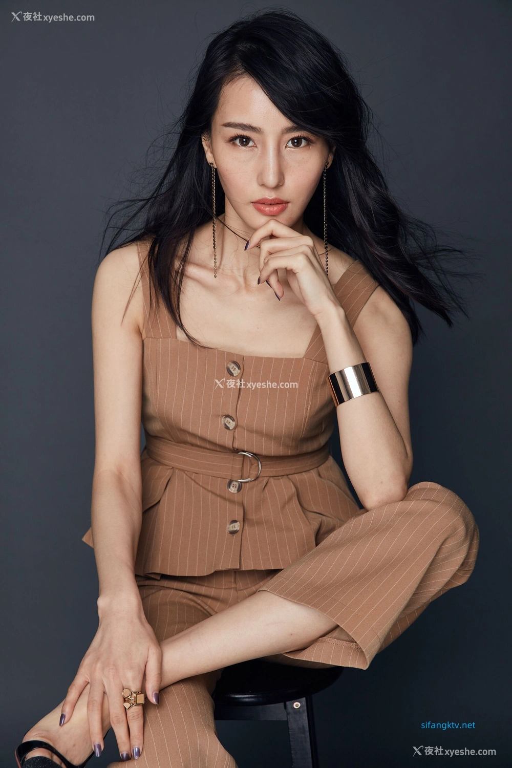 1P - 非诚勿扰女嘉宾邢星透点性感写真