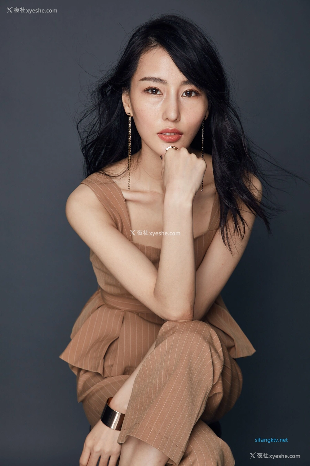 1P - 非诚勿扰女嘉宾邢星透点性感写真